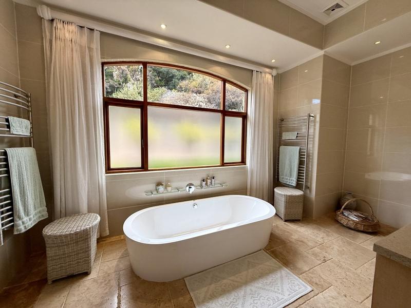 5 Bedroom Property for Sale in Clarens Free State